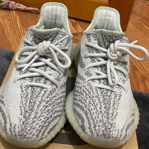 adidas yeezy boost 350 v2 blue tint